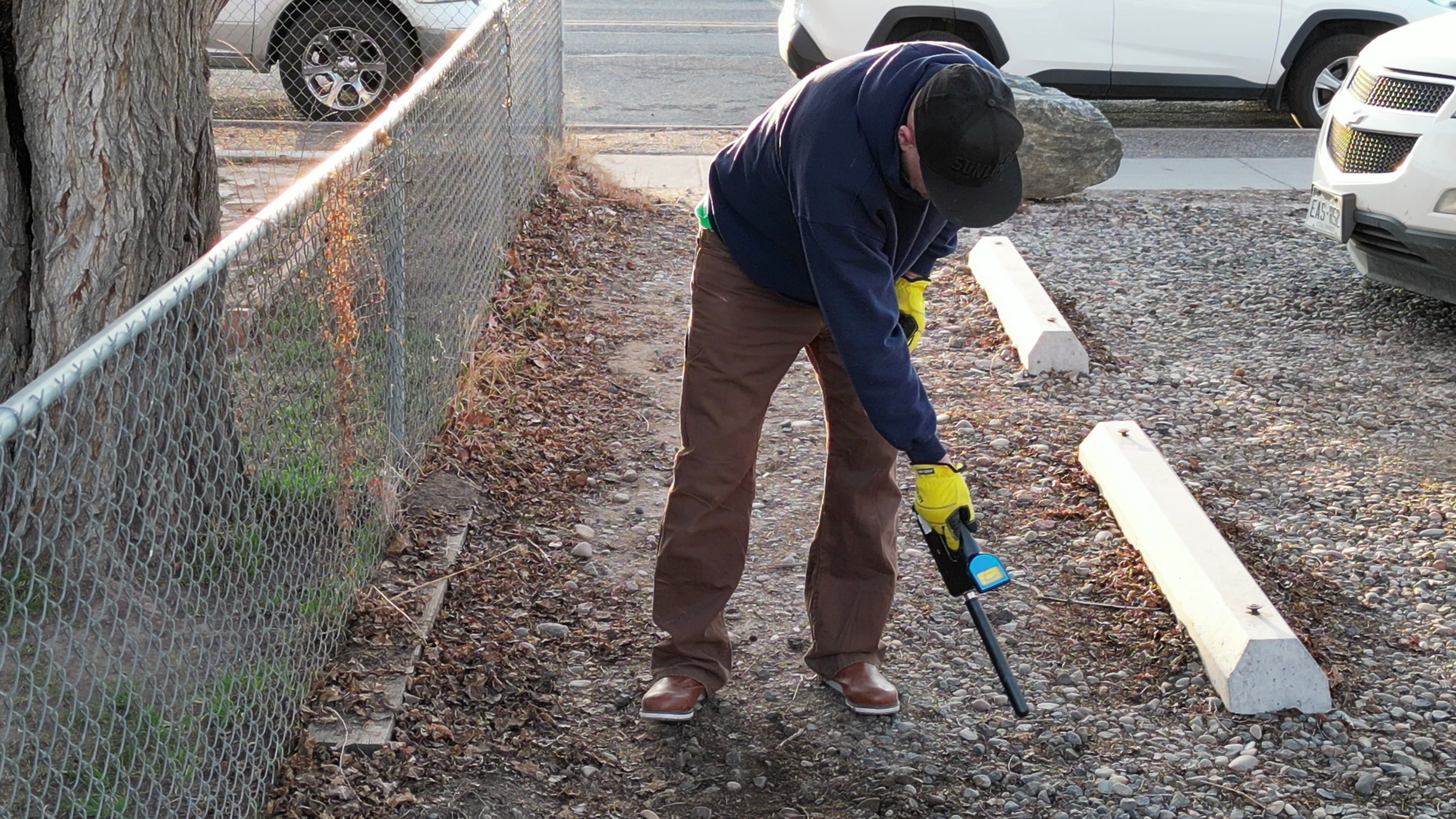 Cutting roots in a sewer lateral line